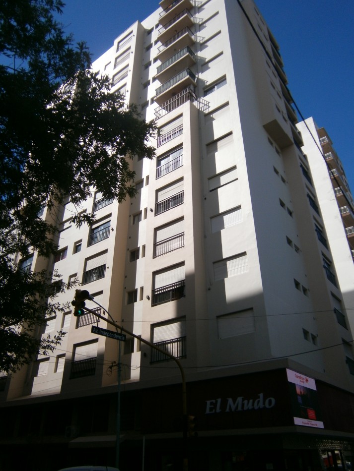 Excelente 3 ambientes externo c/cochera