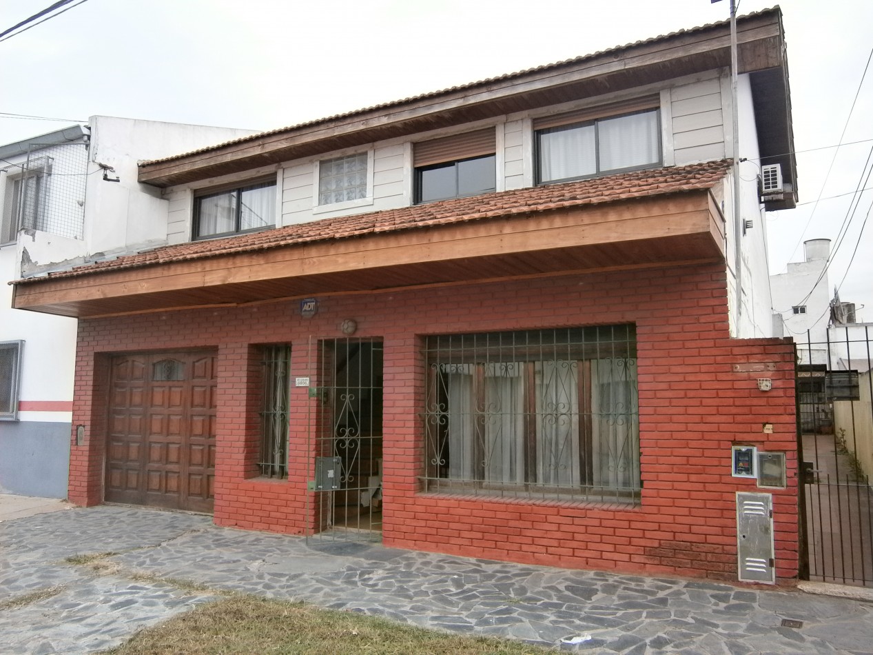 Chalet de 2 plantas en PH