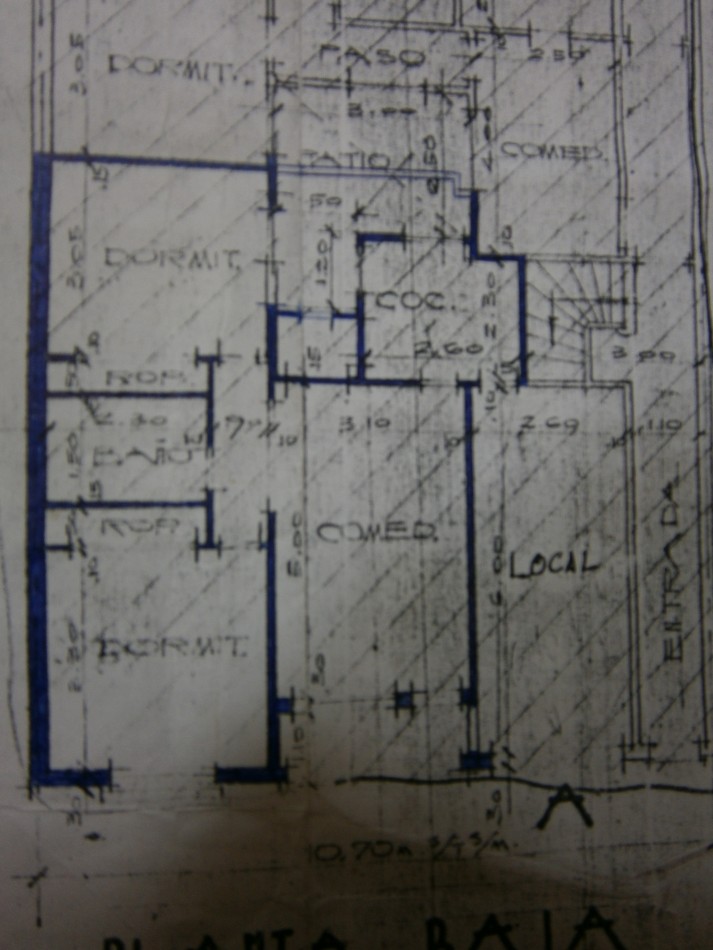Vivienda a la calle y local comercial La Perla