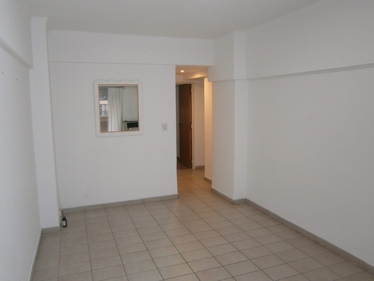 Alquiler 24 meses 2 ambientes externo La Perla