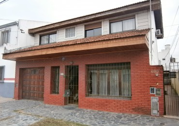 Chalet de 2 plantas en PH